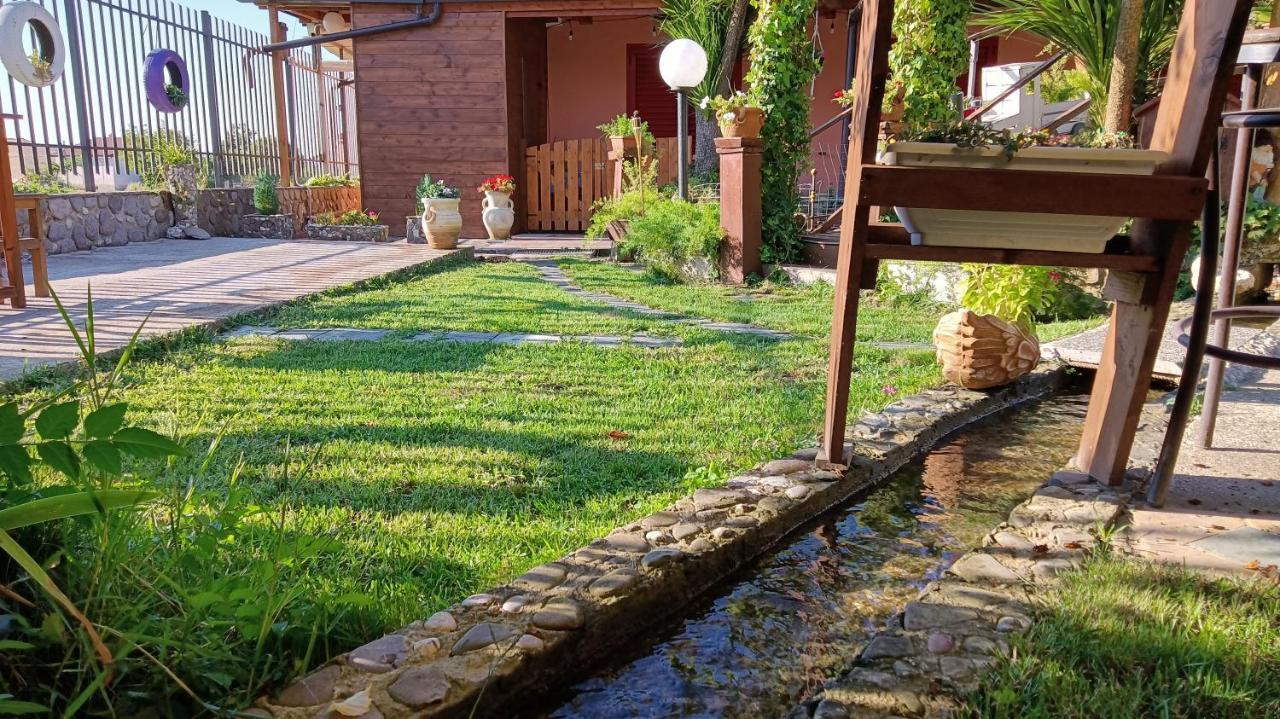 Bed and Breakfast Il Laghetto Кастровілларі Екстер'єр фото