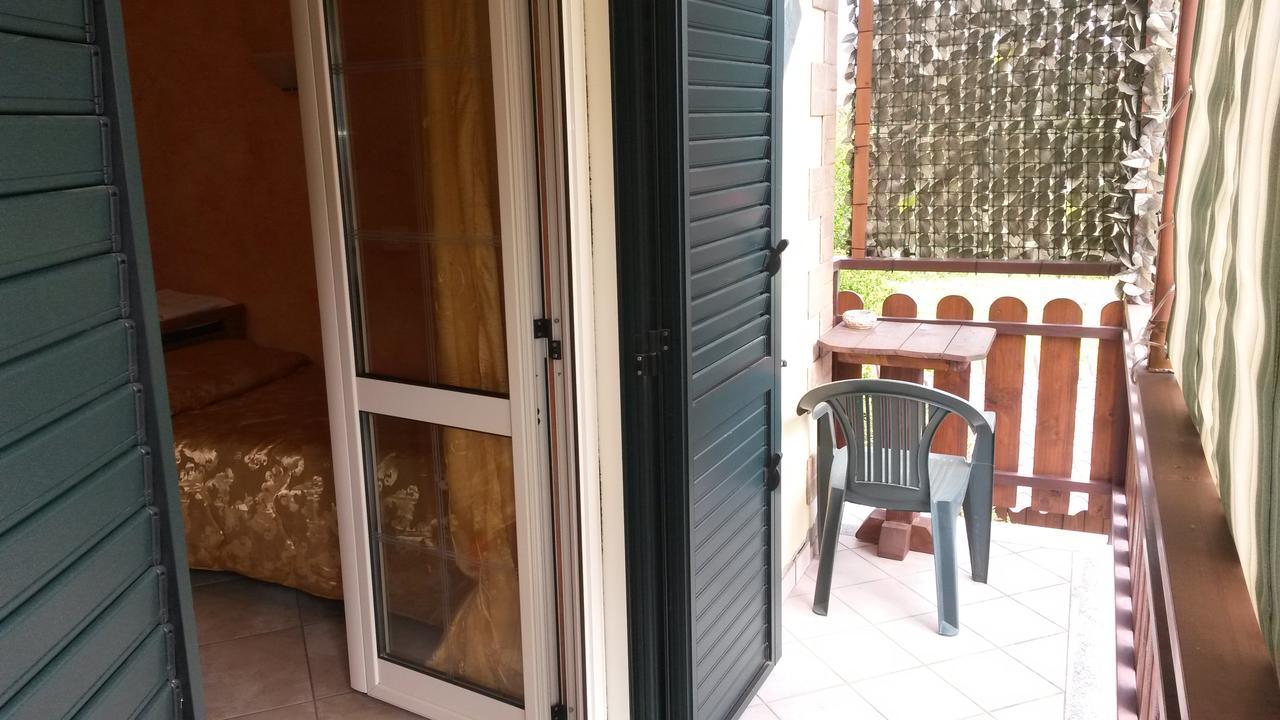 Bed and Breakfast Il Laghetto Кастровілларі Екстер'єр фото