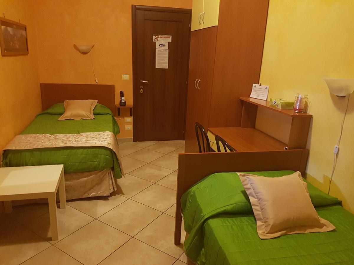 Bed and Breakfast Il Laghetto Кастровілларі Екстер'єр фото